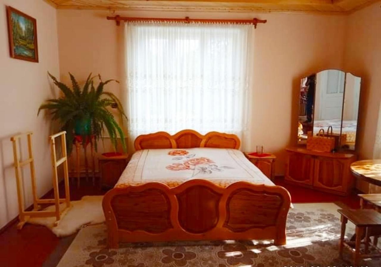 Bat'Kivska Hata Stari Kuty Экстерьер фото